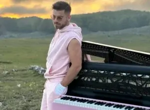 pianista in rosa