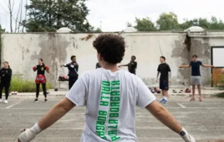 VILLAGGIO SPORTIVO DELL’ESERCITO AL QUARTICCIOLO, POLO CIVICO: «LO SPORT IN PERIFERIA È UN IMPEGNO QUOTIDIANO»
