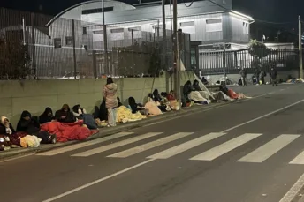 ROMA. LA FILA DEI DIRITTI A VIA PATINI, UNA PROCESSIONE SENZA SANTI