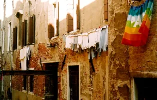 SE VOGLIAMO LA PACE PREPARIAMO LA PACE. SE PREPARIAMO LA GUERRA AVREMO SOLO LA GUERRA