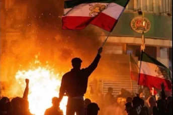 IRAN, SANAZ PARTOW: «IL REGIME IRANIANO NON SI TIRA INDIETRO, MA ALZA LA SOGLIA DELLA VIOLENZA»