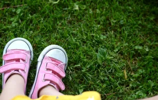 AFFIDIAMOCI. ESSERE FAMIGLIA OLTRE I PREGIUDIZI ISTITUZIONALI