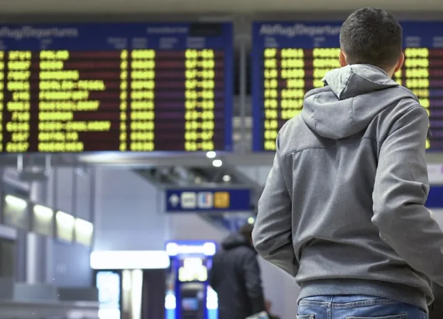 EMIGRATI. NON STORIE DI CERVELLI IN FUGA, MA DI RAGAZZI CHE SCELGONO