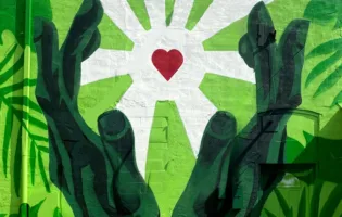 WE CARE COMMUNITY: COME UNA SALA D’ATTESA È DIVENTATA UNA COMUNITÀ