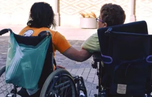 VENT’ANNI DI ACCOGLIENZA CONDIVISA: LA STORIA E LE SFIDE DI CASA AL PLURALE