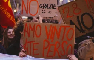 REFERENDUM GIUSTIZIA: UN GROSSO NO ARRIVA DAI GIOVANI