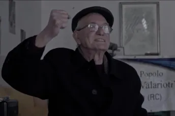 PEPPE VALARIOTI, CONTRO LA ‘NDRANGHETA CON LA SCUOLA E UN CAMPO DI FRAGOLE