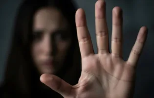 CENTRI PER UOMINI AUTORI DI VIOLENZA, UN BANDO PER ACCREDITARSI