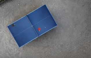 VITTORIO A TAVOLINO, IL FILM SUL PING PONG CHE UNISCE L’ESQUILINO