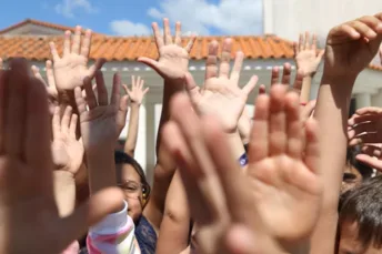 «LA SCUOLA VALDITARA CHIUDE E SEPARA. NOI RACCOGLIAMO PRATICHE CHE SANNO DI COMUNITÀ» VERSO CONVERGENCES 2026