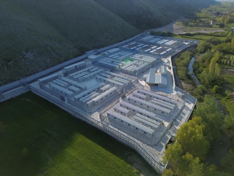 centri in albania