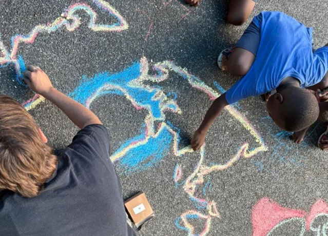 Spin Time, sesto giorno in strada. Il Comune propone l’acquisizione dello stabile. Gli occupanti: «Non abbiamo tempo»
