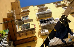 Roma, l’Agenzia sociale per l’abitare è una risposta per la fascia grigia che non riesce più a pagare l’affitto